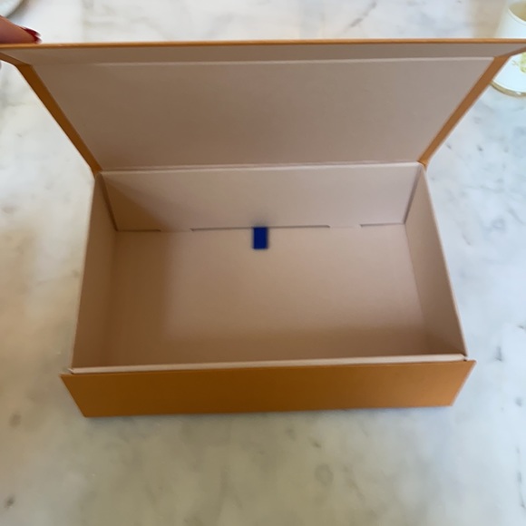 Louis Vuitton box - Picture 2 of 2